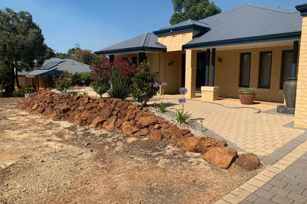 2 FYFIELD WAY