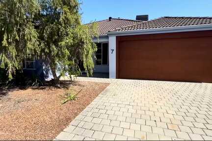 7 PEACH WAY