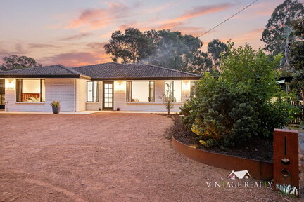 6 WALTON CRESCENT