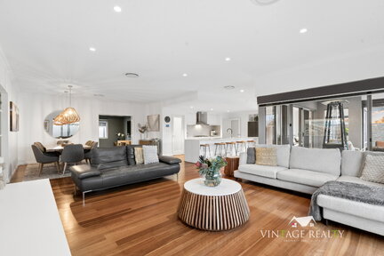 AUBIN GROVE,sale