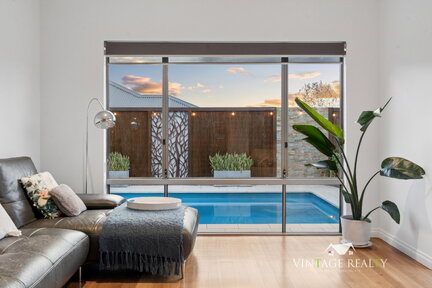 AUBIN GROVE,sale