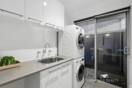 AUBIN GROVE,sale