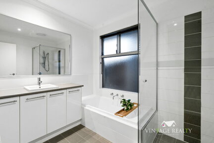 AUBIN GROVE,sale
