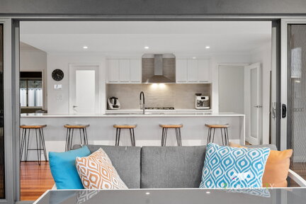 AUBIN GROVE,sale