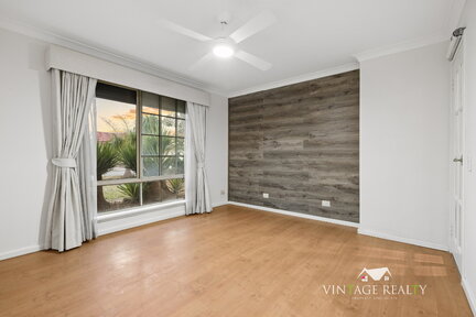 THORNLIE,sale