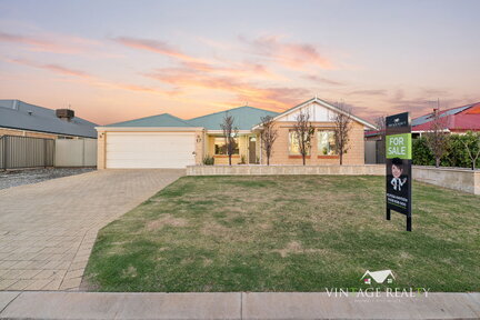 17 Knoop Drive